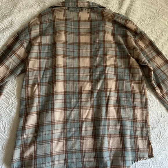 Women’s plaid flannel - Picture 6 of 6